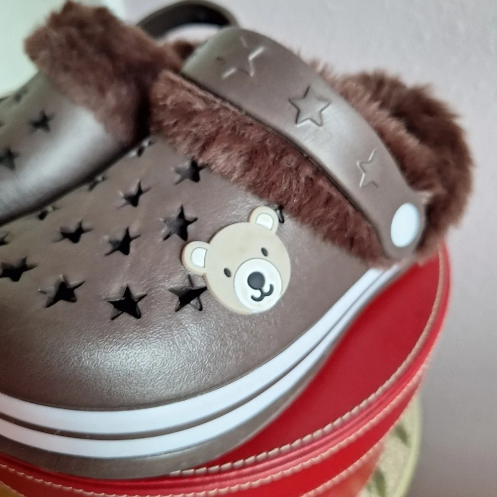 Brown Star Cutout Clogs with Fur Lining